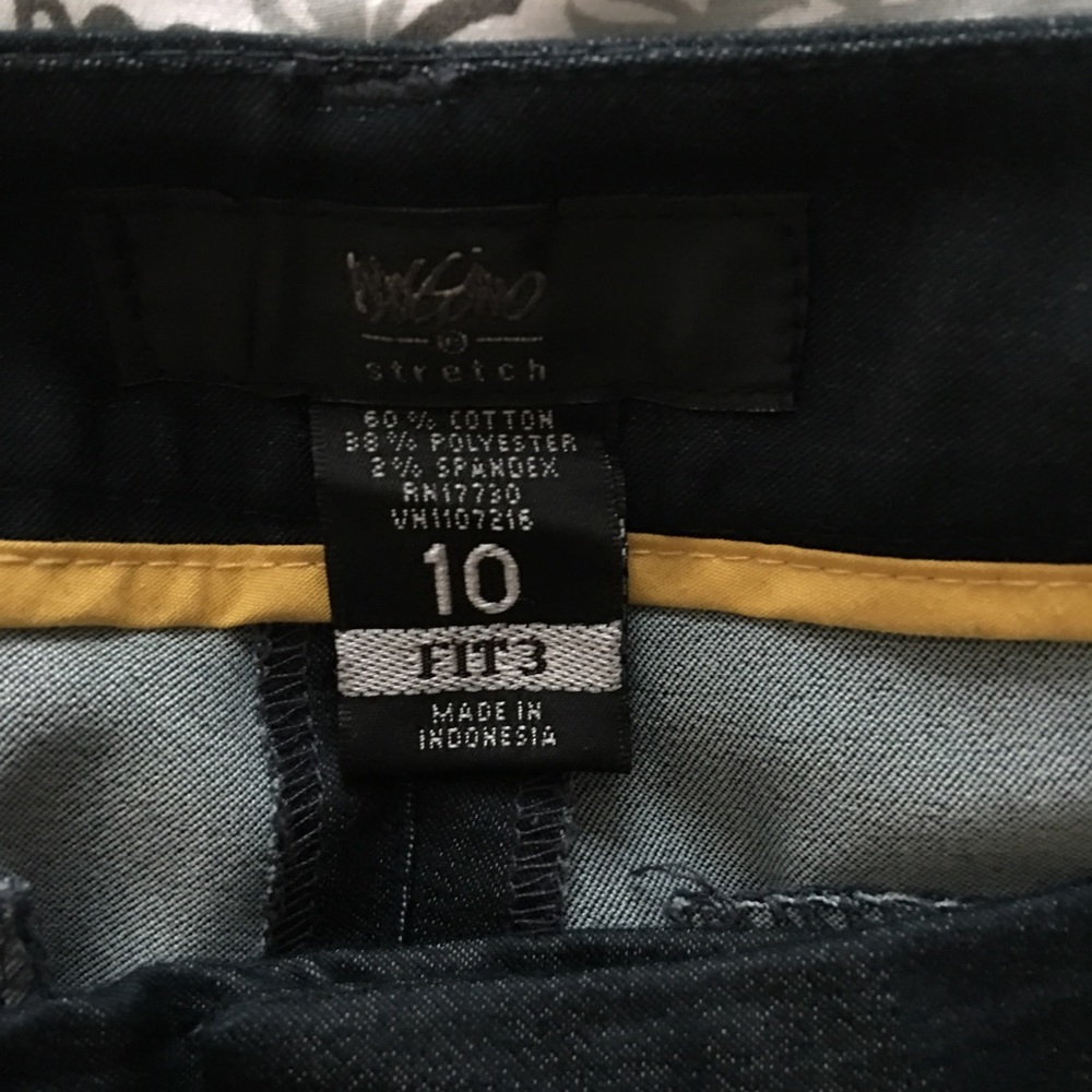 Capris - Picture 3 of 3